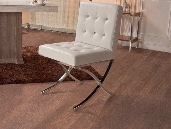 地板装修后效果图