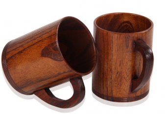 老木匠制作的木头杯子视频